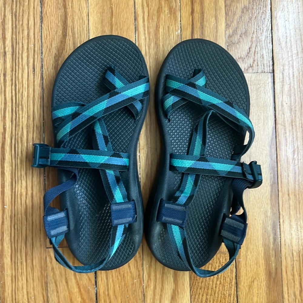 Men’s Chacos Size 8